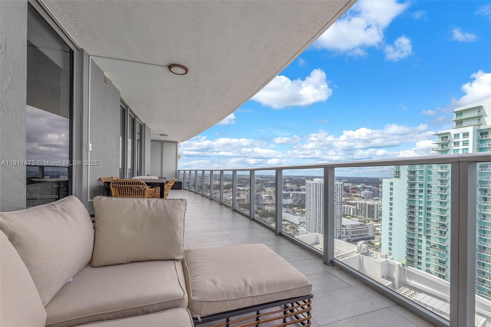 ARIA ON THE BAY CONDO - Residential