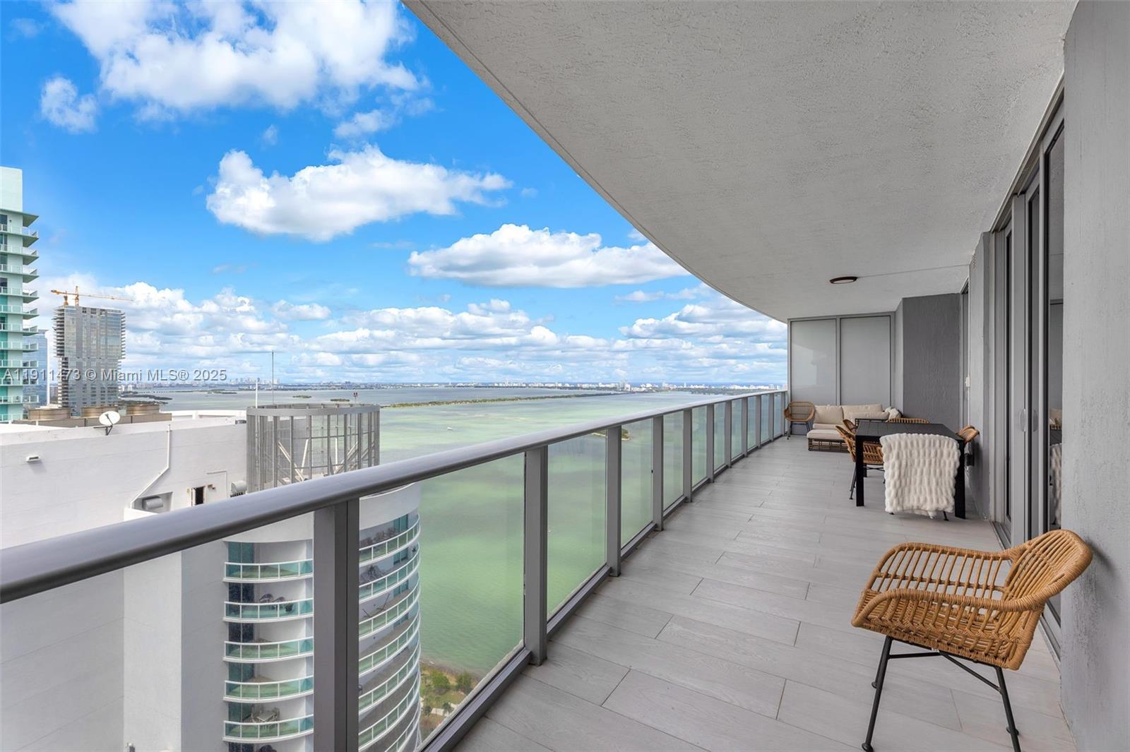 ARIA ON THE BAY CONDO - Residential