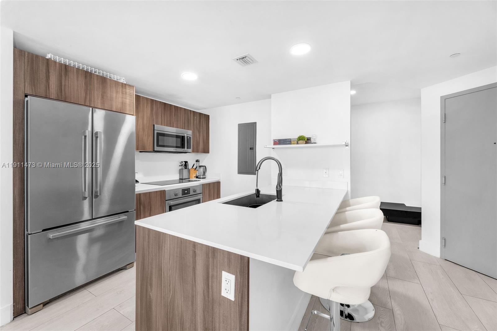 ARIA ON THE BAY CONDO - Residential