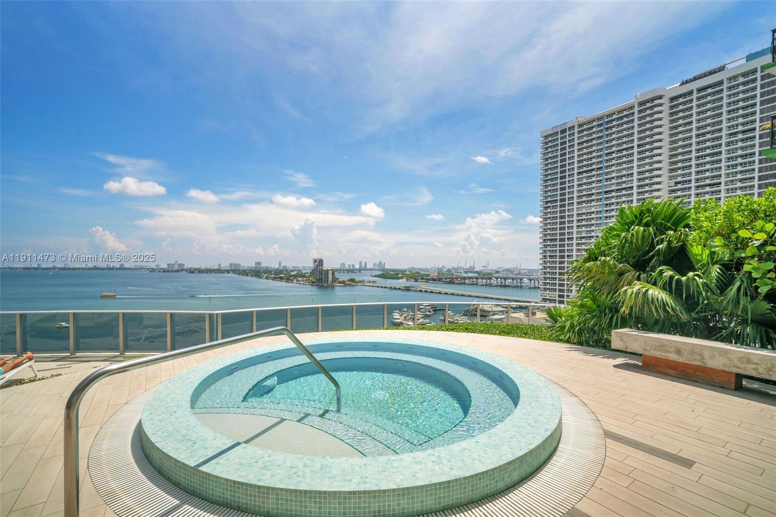 ARIA ON THE BAY CONDO - Residential