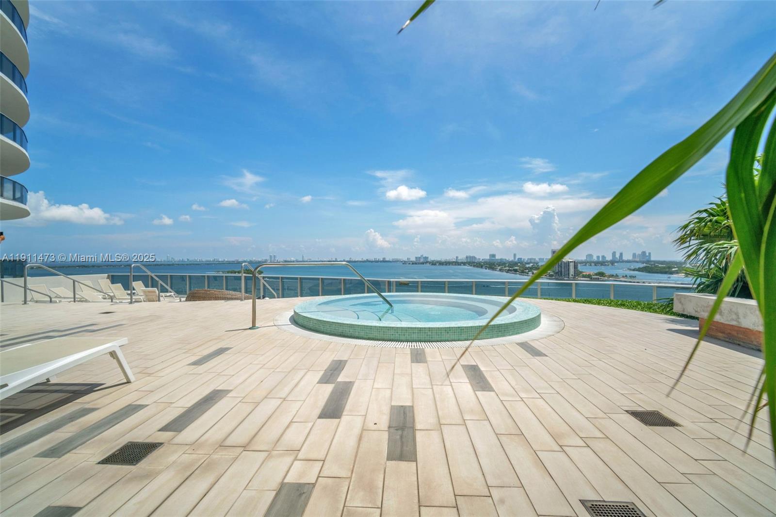 ARIA ON THE BAY CONDO - Residential