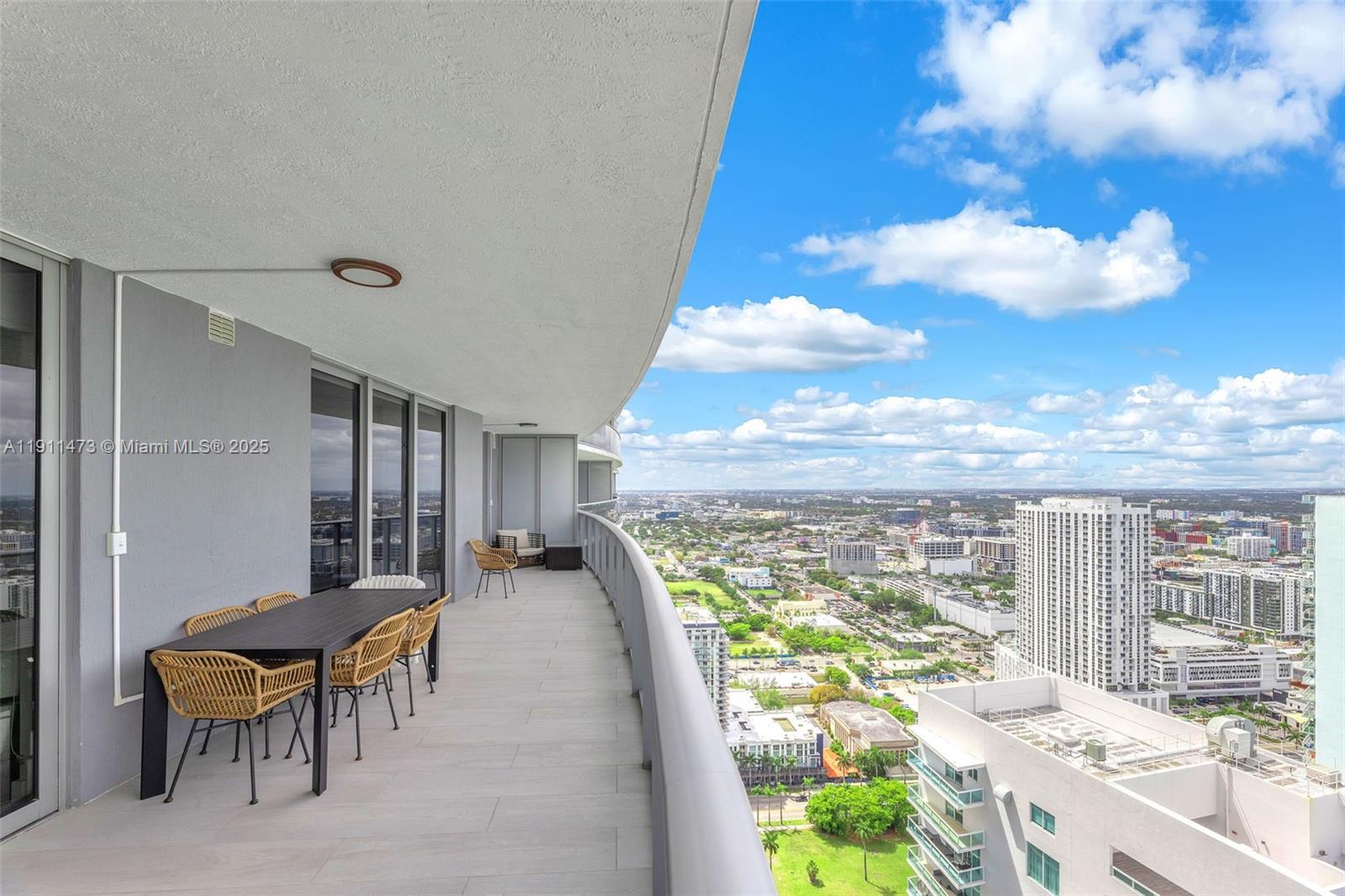 ARIA ON THE BAY CONDO - Residential
