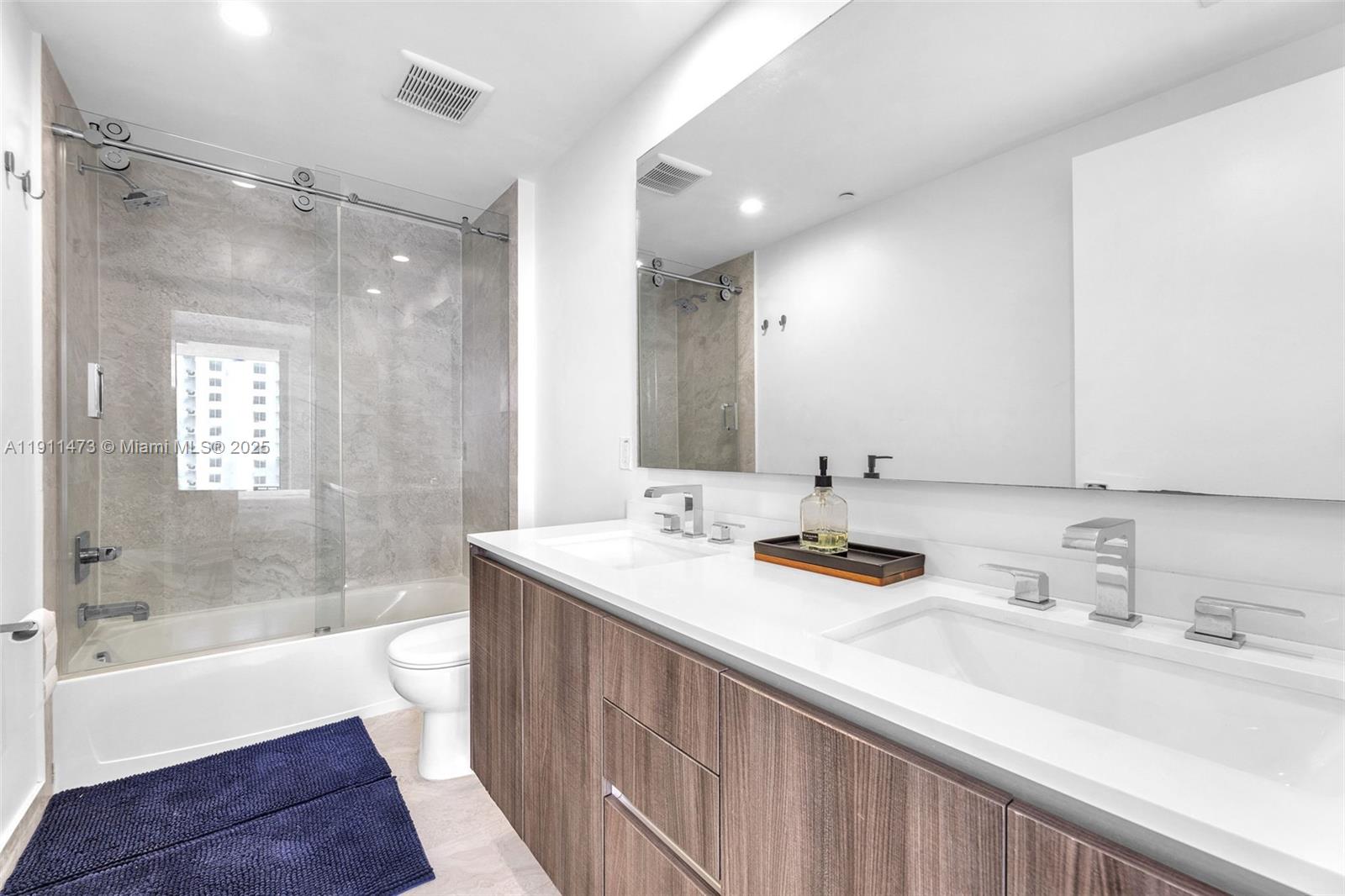 ARIA ON THE BAY CONDO - Residential