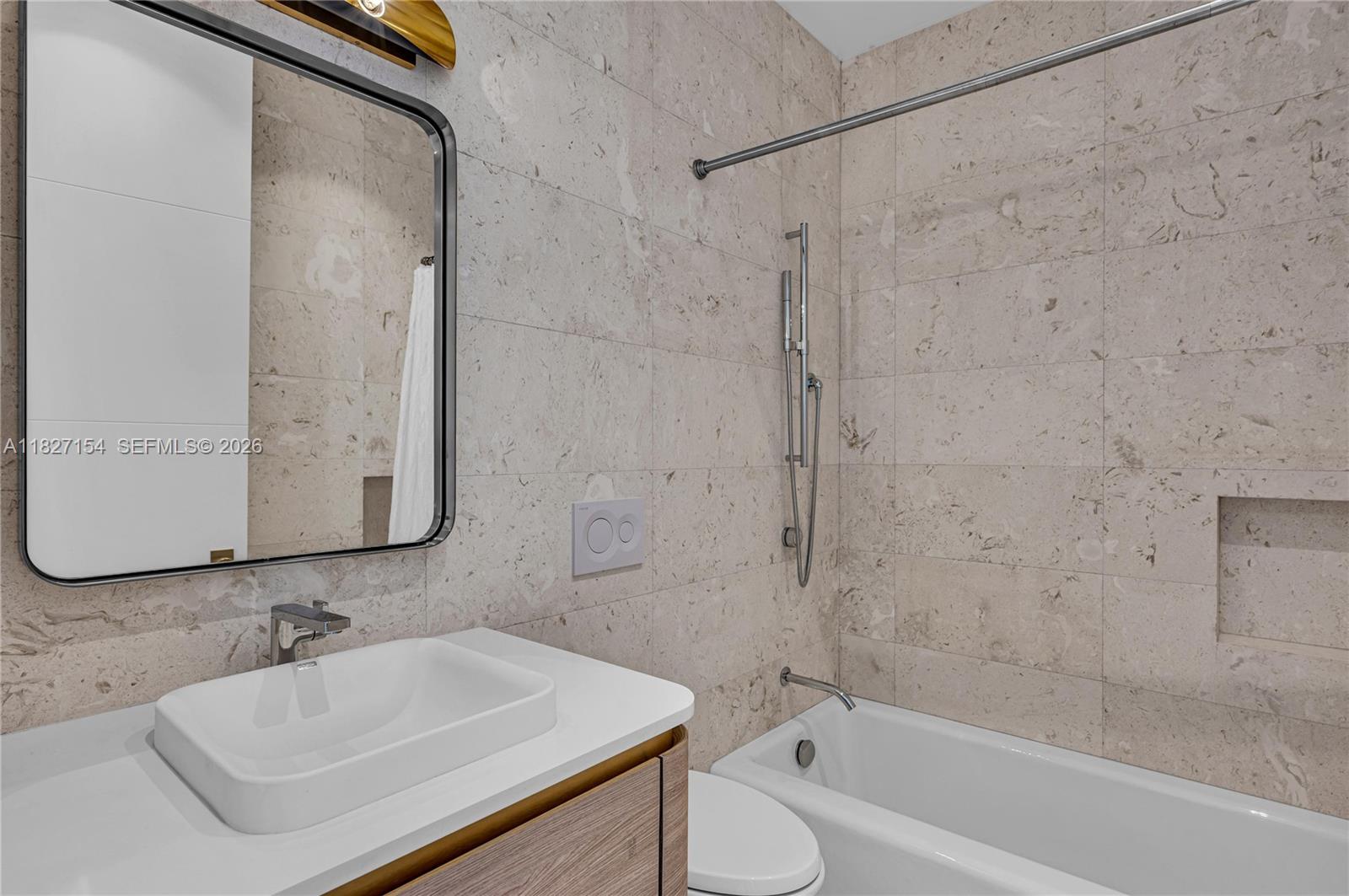 BISCAYNE BEACH-2ND ADDN - Residential