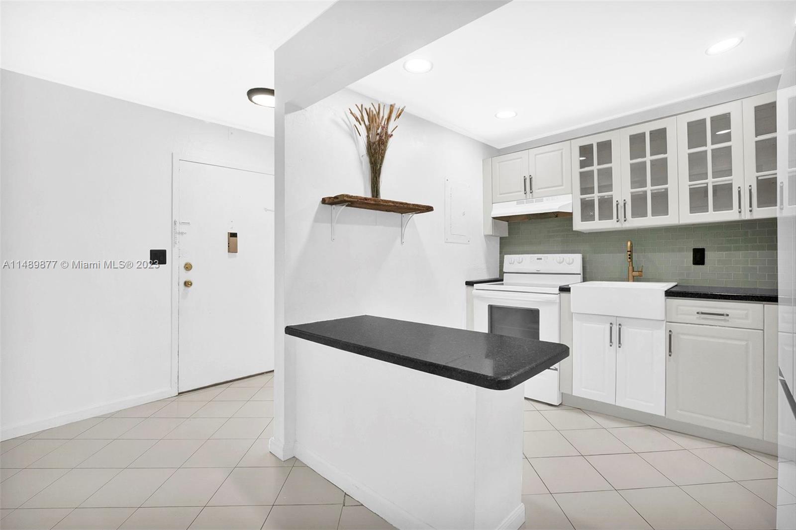 OMEGA CONDO NO 2 - Residential