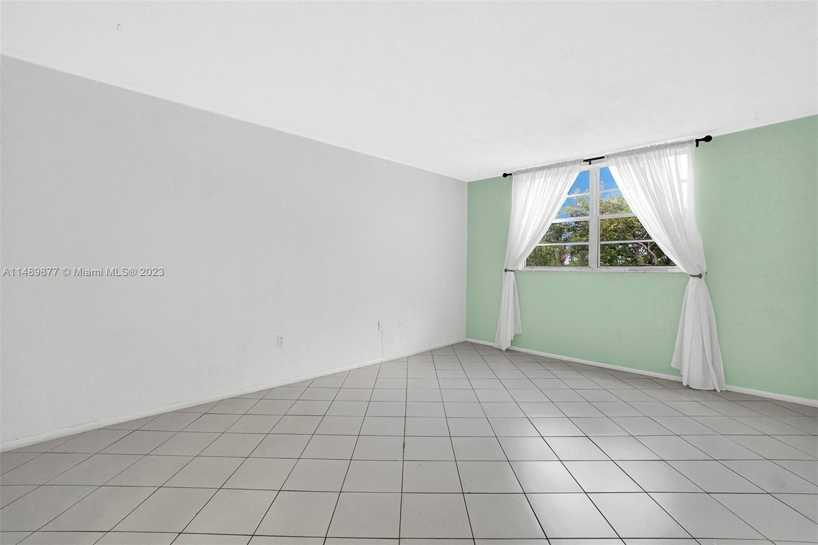 OMEGA CONDO NO 2 - Residential