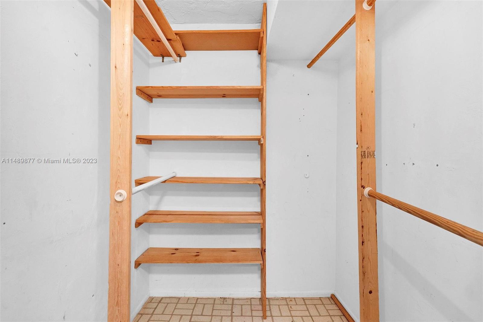 OMEGA CONDO NO 2 - Residential