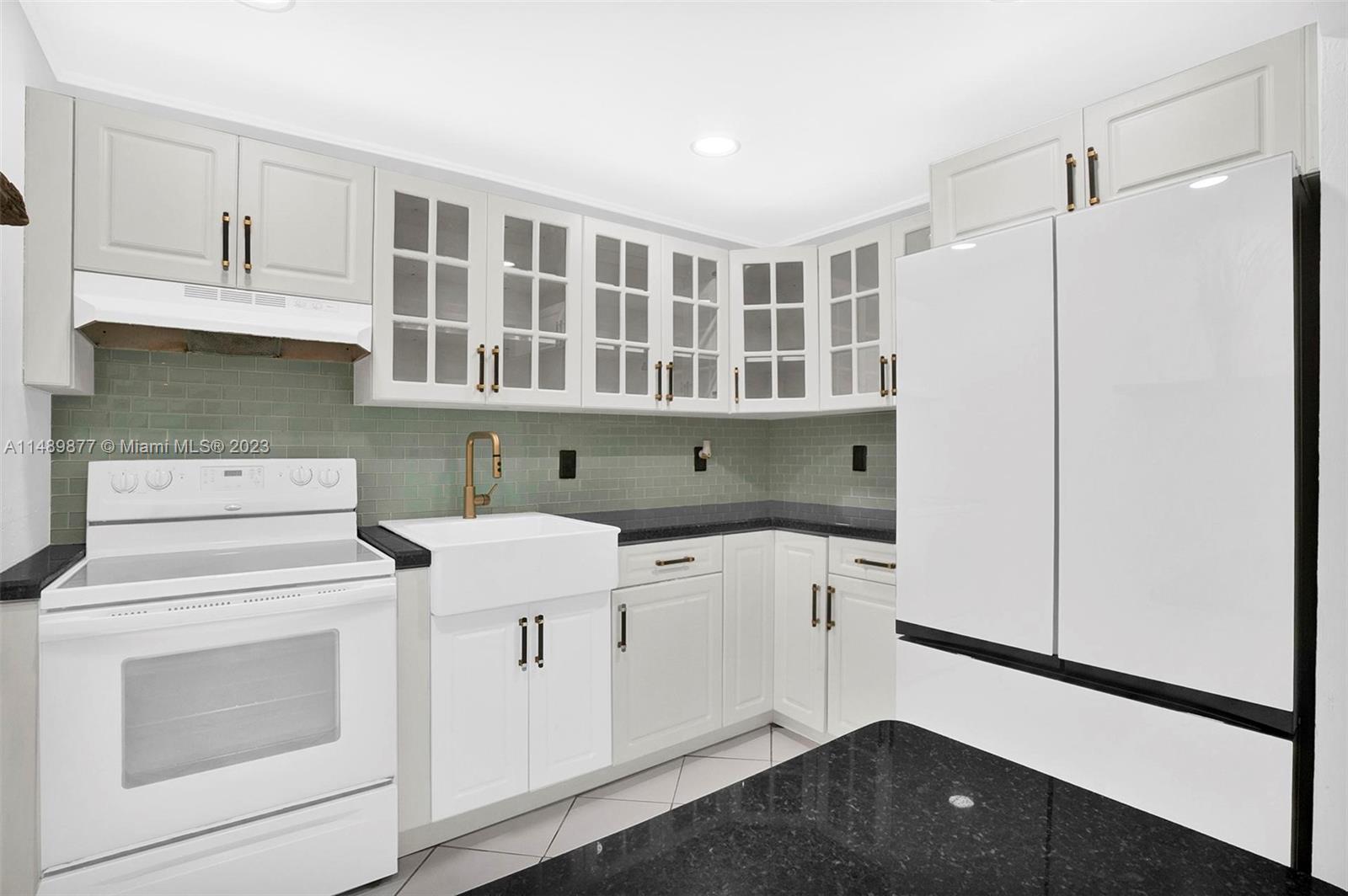 OMEGA CONDO NO 2 - Residential