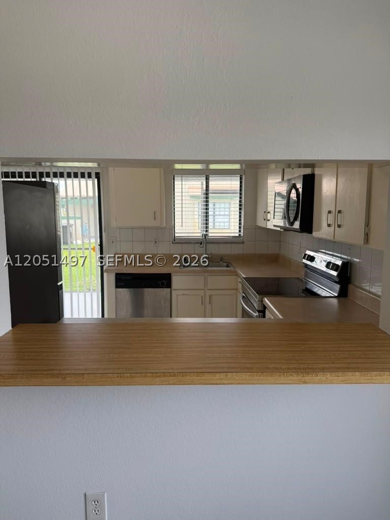 VILLAS OF WINDMILL POINT - Residential