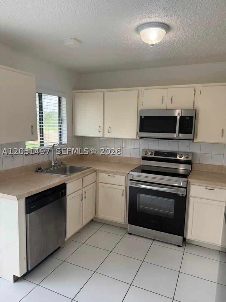 VILLAS OF WINDMILL POINT - Residential