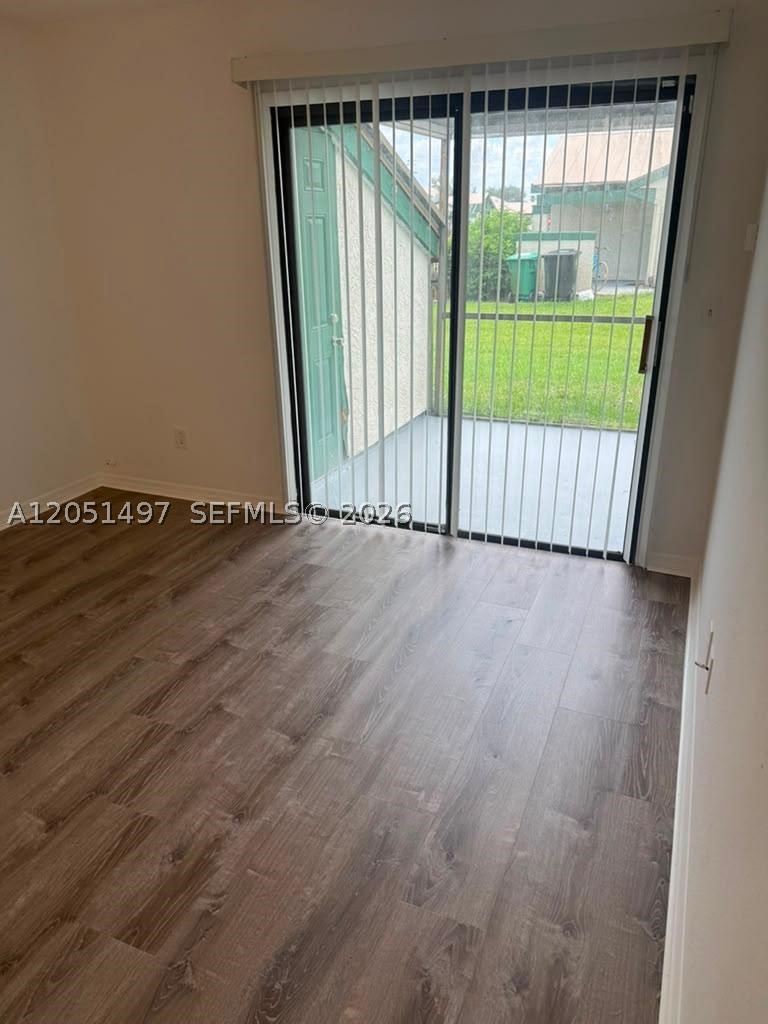VILLAS OF WINDMILL POINT - Residential