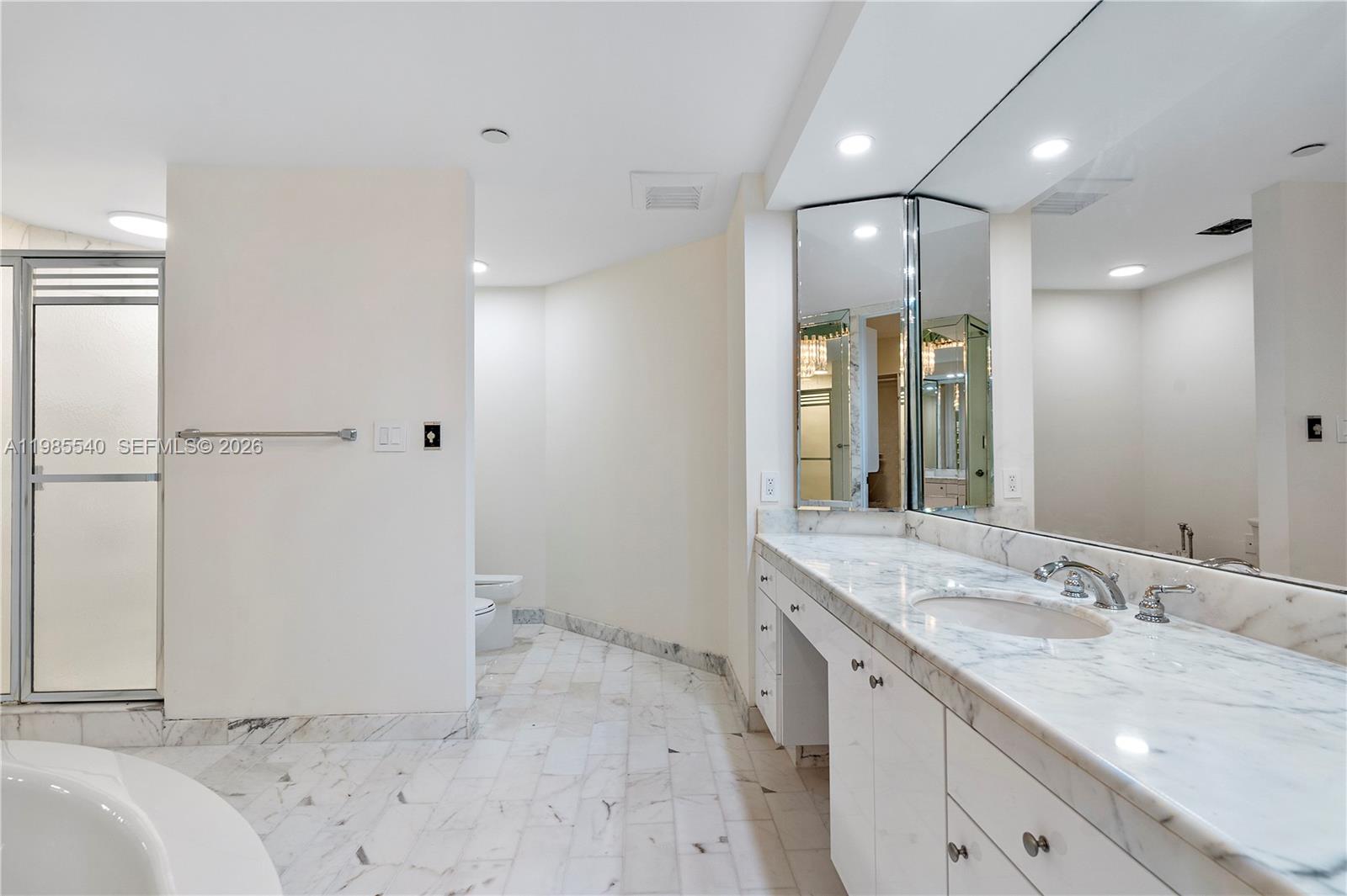 MARINA TOWER CONDO - Residential