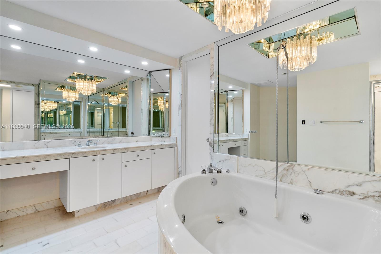 MARINA TOWER CONDO - Residential