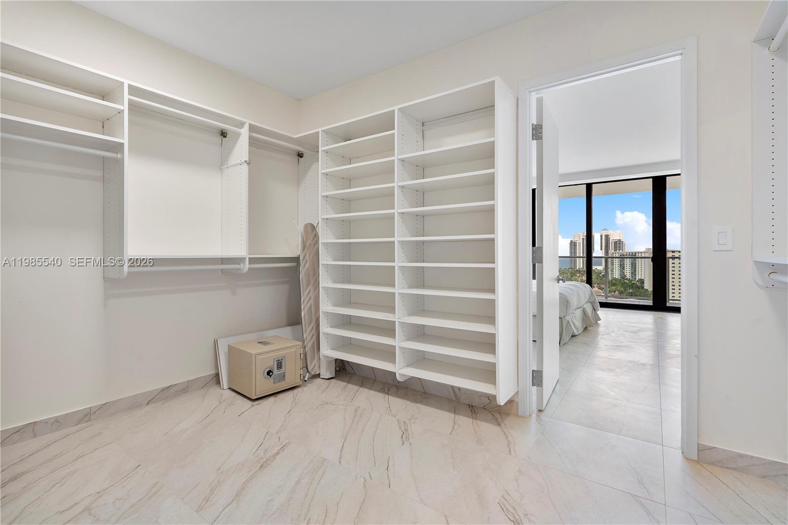 MARINA TOWER CONDO - Residential