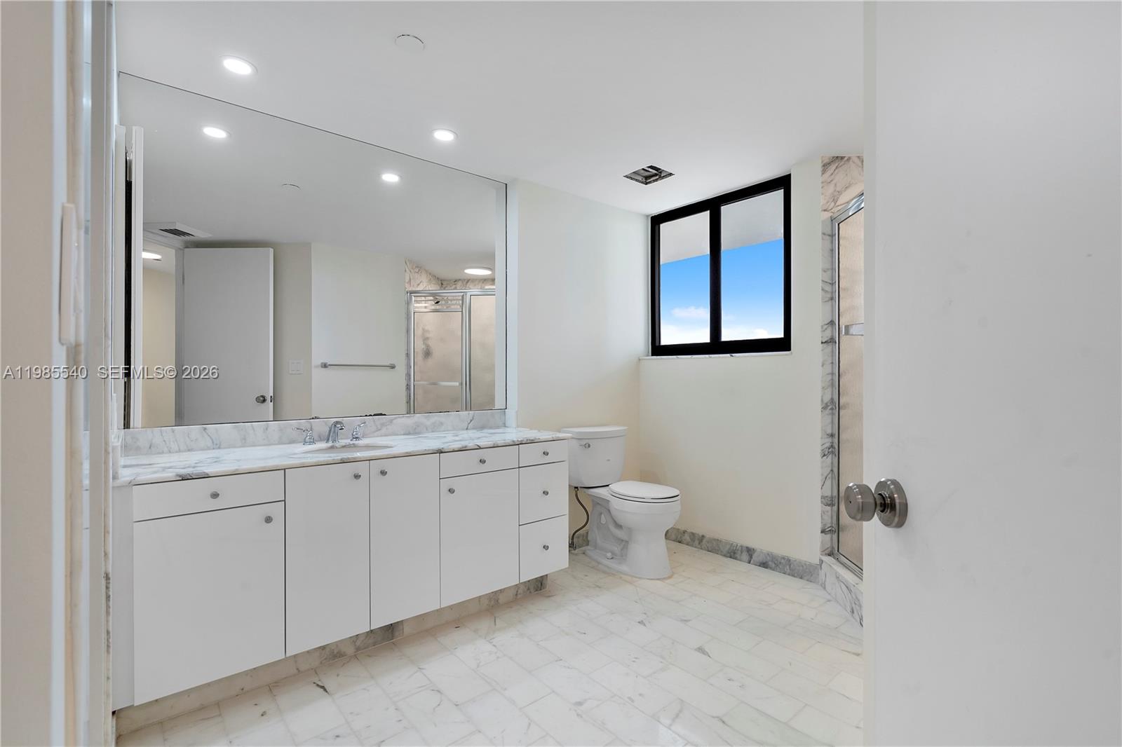 MARINA TOWER CONDO - Residential