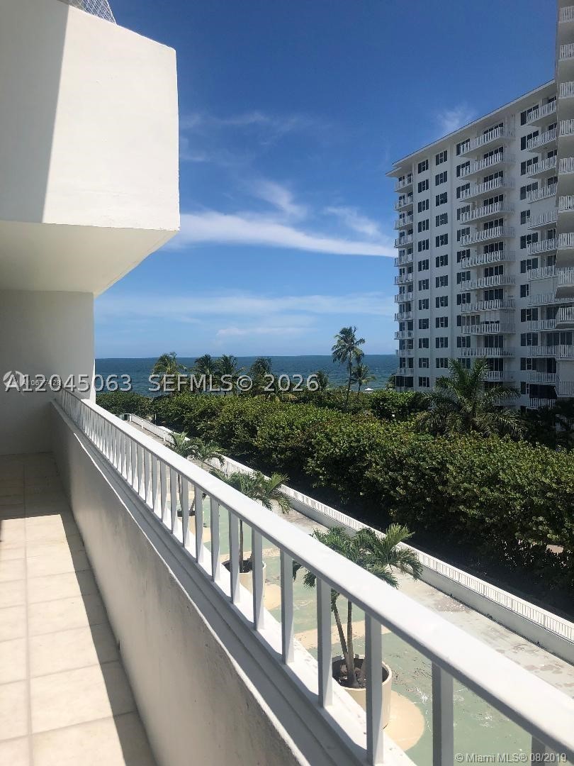 COMMODORE CLUB SOUTH COND - Residential Lease