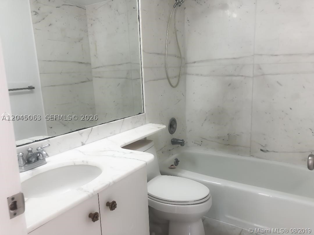 COMMODORE CLUB SOUTH COND - Residential Lease
