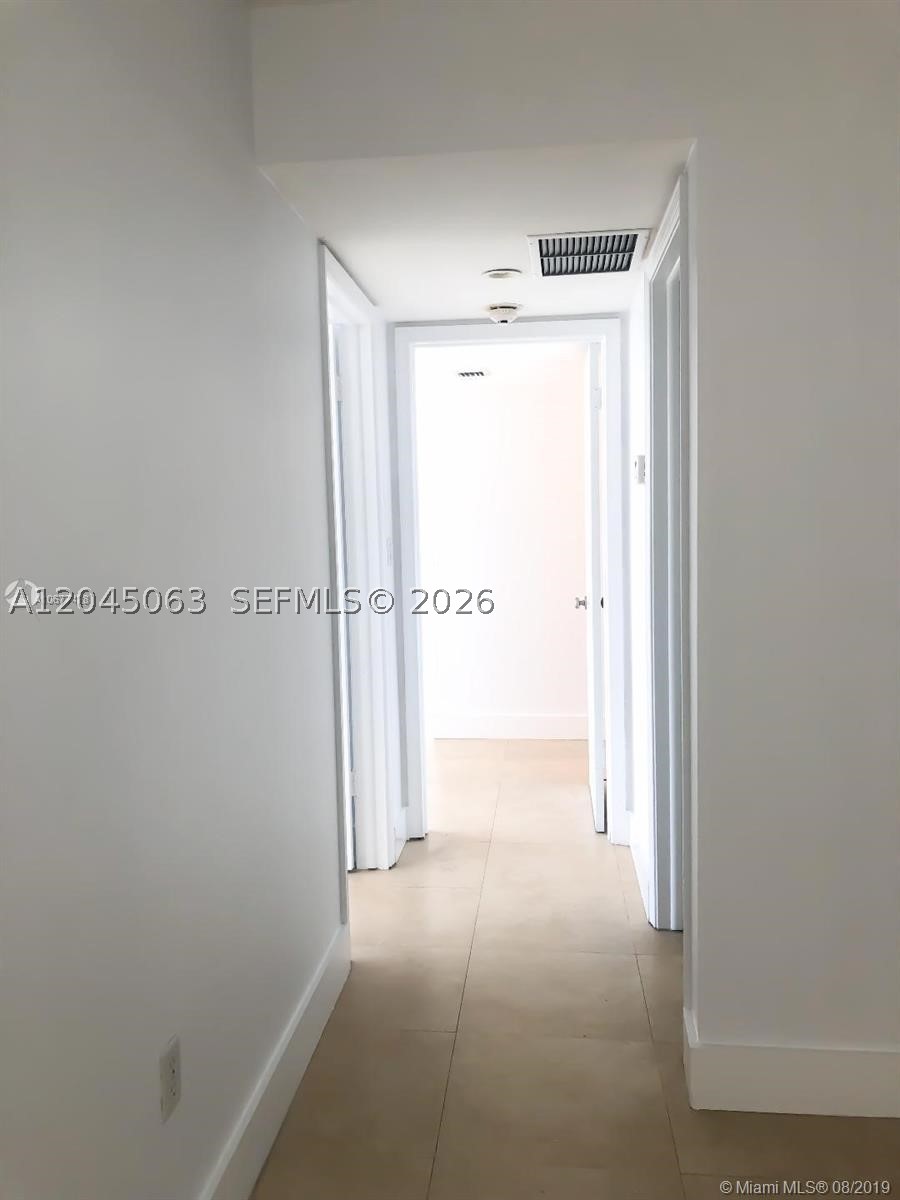 COMMODORE CLUB SOUTH COND - Residential Lease
