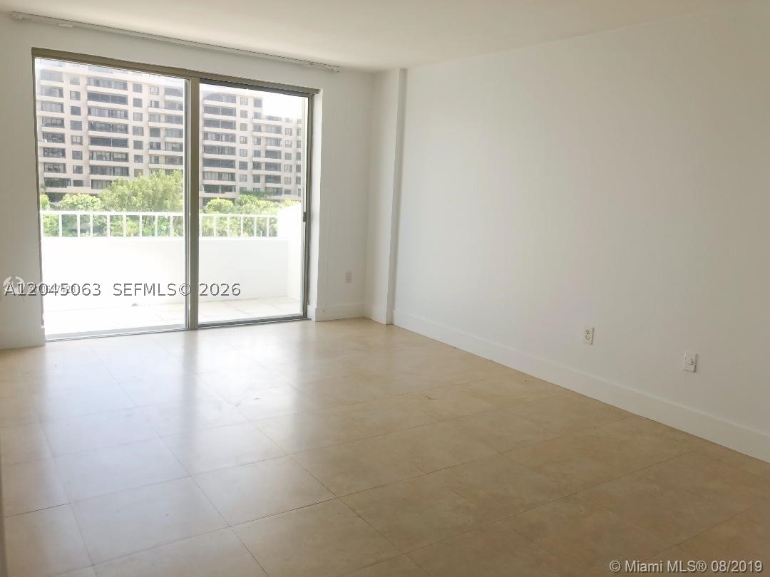 COMMODORE CLUB SOUTH COND - Residential Lease