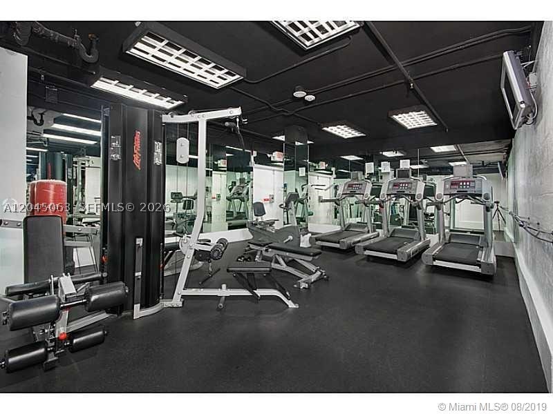 COMMODORE CLUB SOUTH COND - Residential Lease
