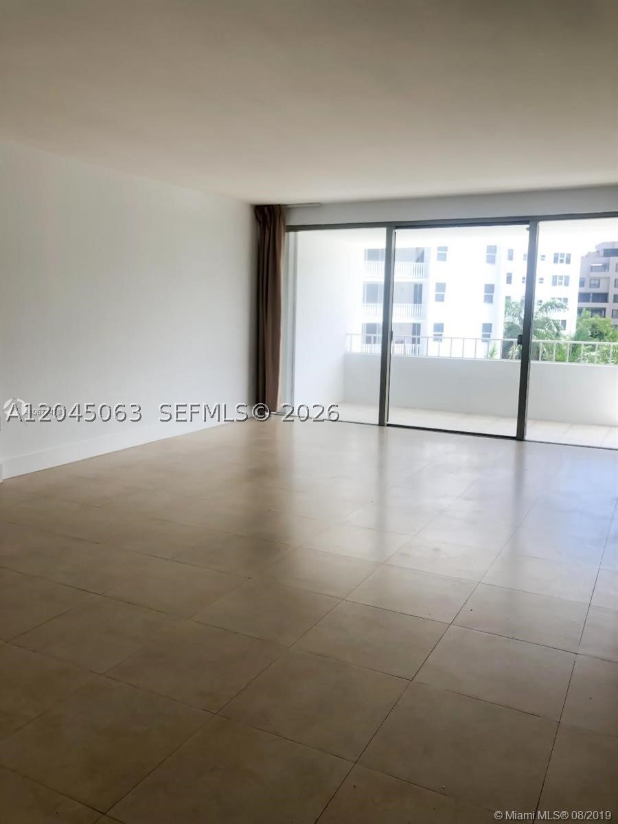 COMMODORE CLUB SOUTH COND - Residential Lease