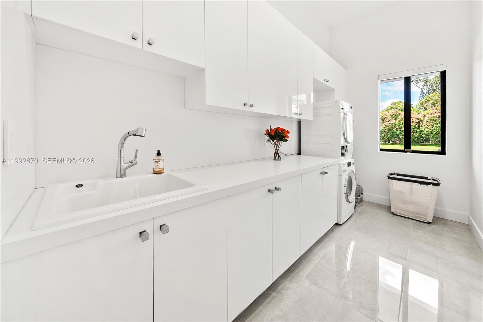 8900 INTERIM-AWAIT SPECIFI - Residential