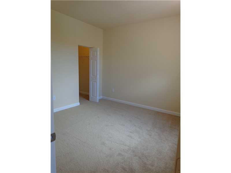 EMERALD CREEK TOWNHOMES 1 - Residential Lease