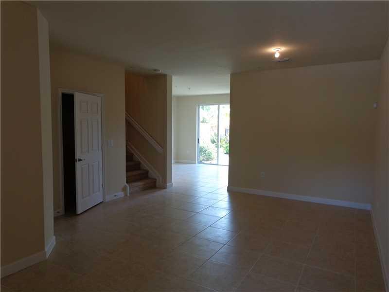 EMERALD CREEK TOWNHOMES 1 - Residential Lease
