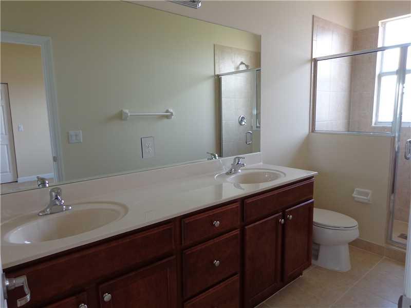 EMERALD CREEK TOWNHOMES 1 - Residential Lease