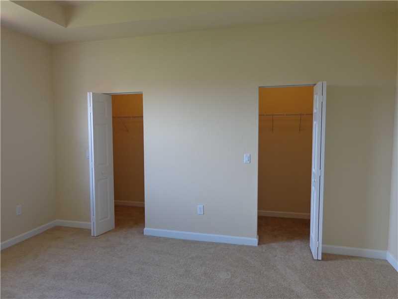 EMERALD CREEK TOWNHOMES 1 - Residential Lease