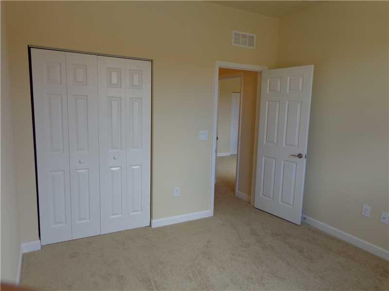 EMERALD CREEK TOWNHOMES 1 - Residential Lease
