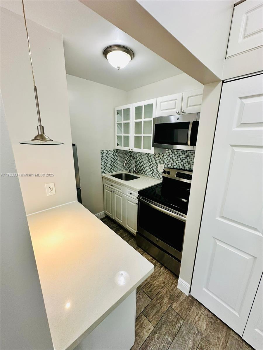 Chic fully remodeled studio unit in the Coral Gables neighborhood of Miami! Stainless steel appliances. Washer/Dryer combo inside unit! Minutes away from Miracle Mile sprawling with shops and restaurants. Minutes away from the University of Miami Coral Gables campus, Brickell, Downtown Miami, and Miami International Airport! Criminal, credit, and eviction screening by owner required! Association approval is required!
