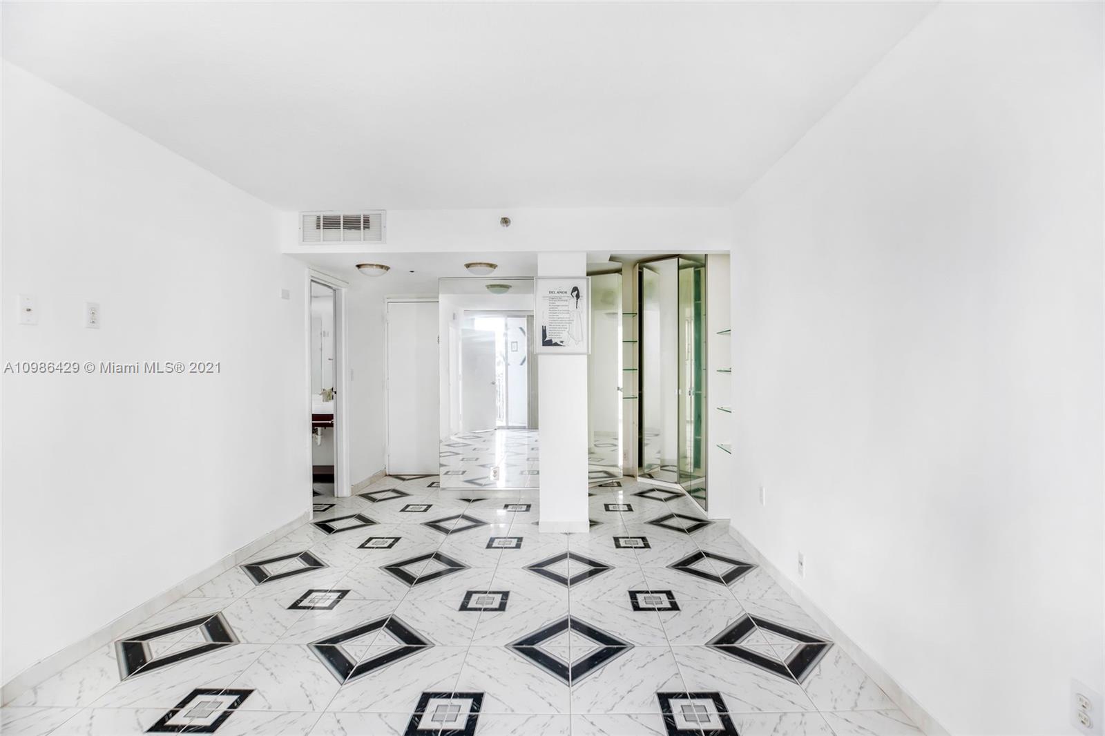 THE GRANDVIEW PALACE COND - Residential
