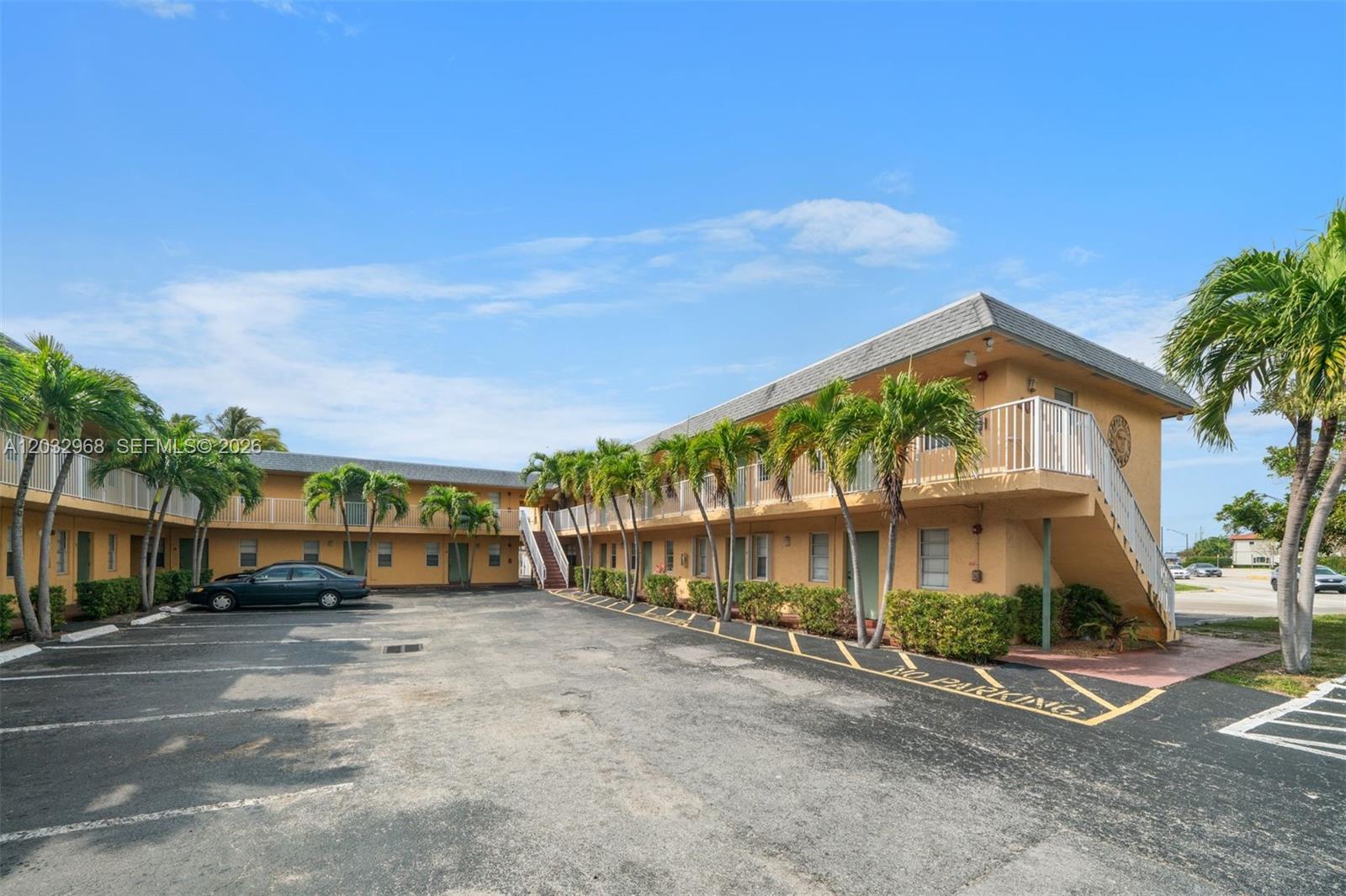EL SOL AT MAIN STREET CON - Residential
