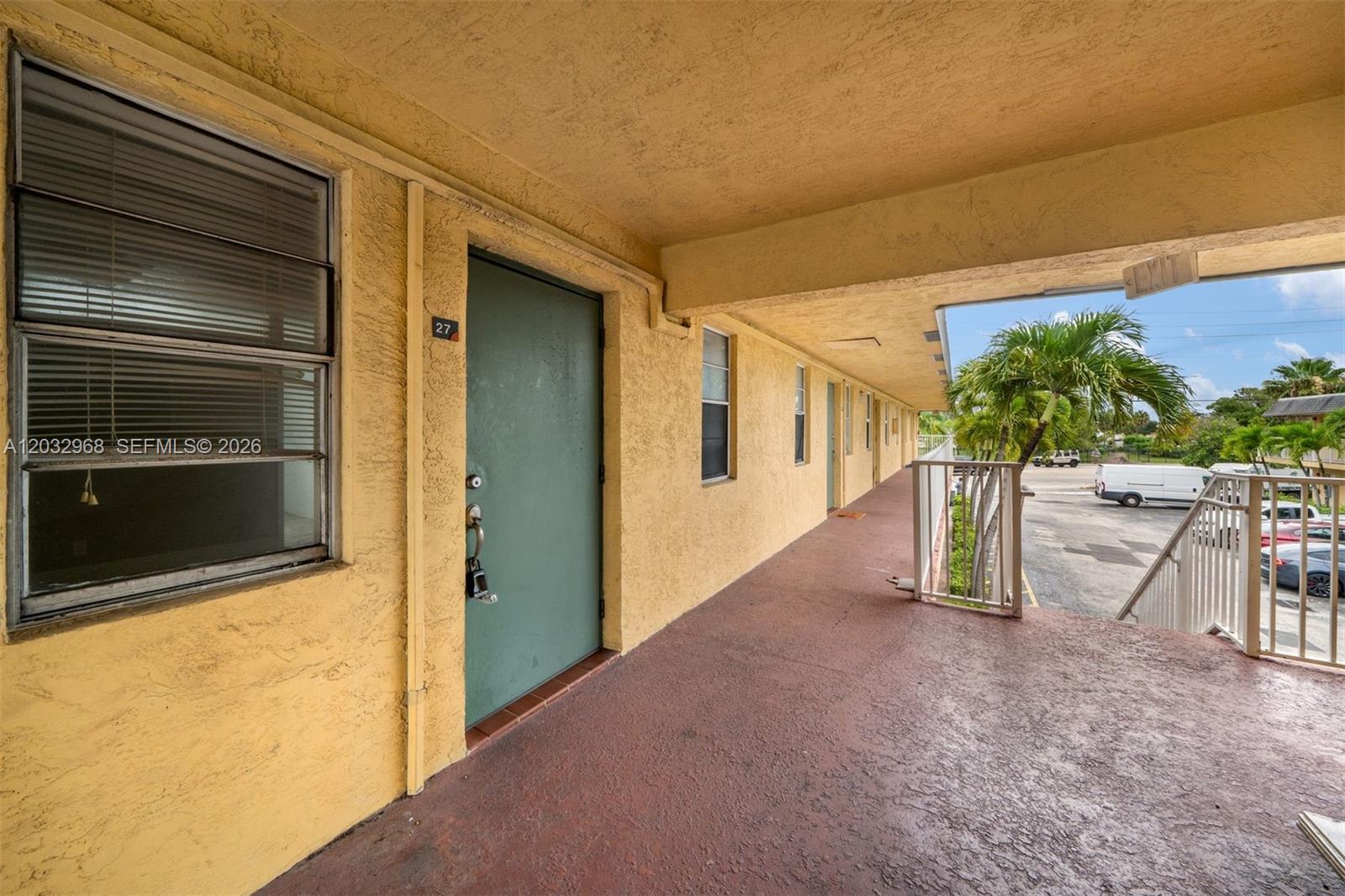 EL SOL AT MAIN STREET CON - Residential