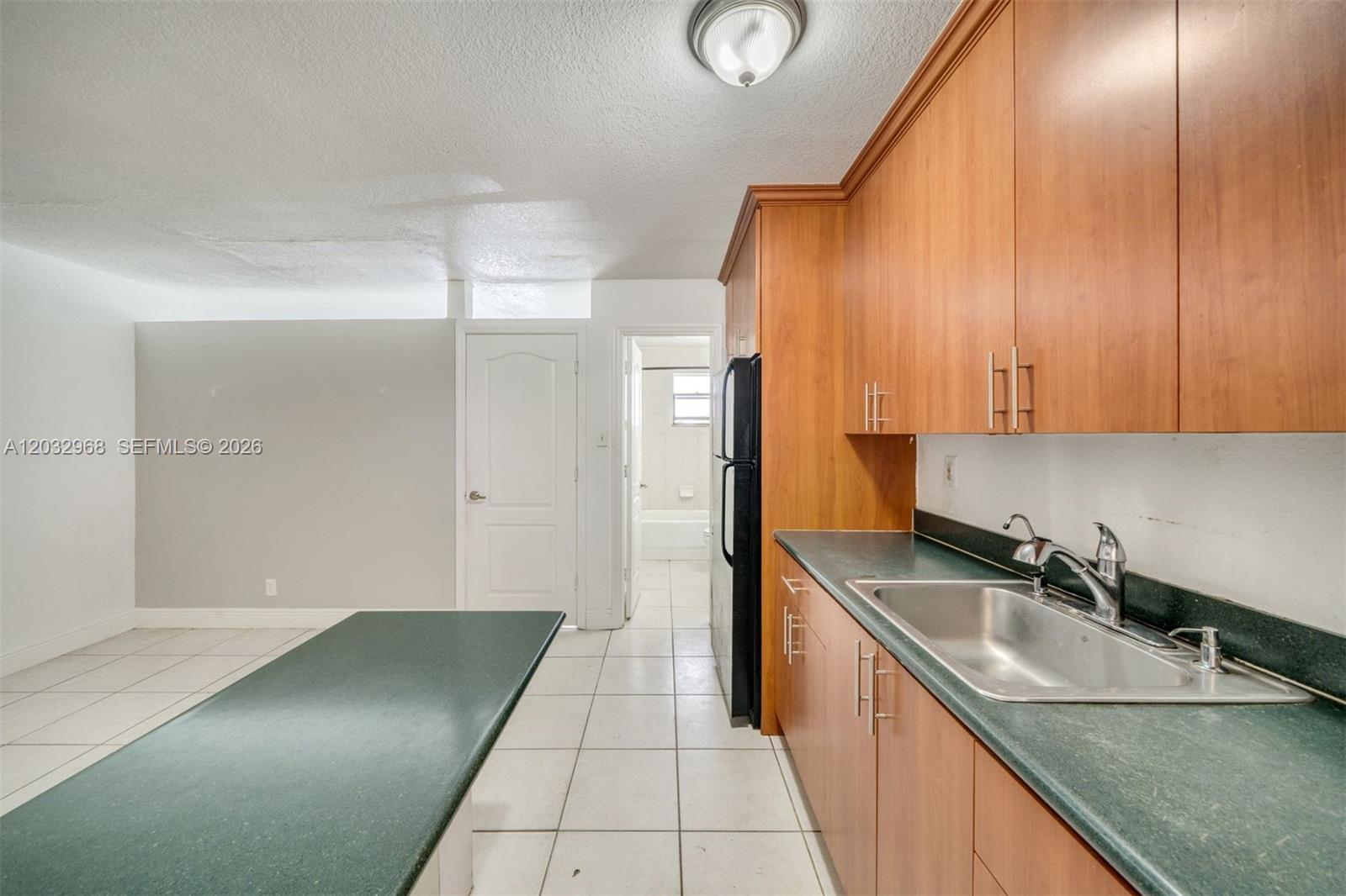 EL SOL AT MAIN STREET CON - Residential