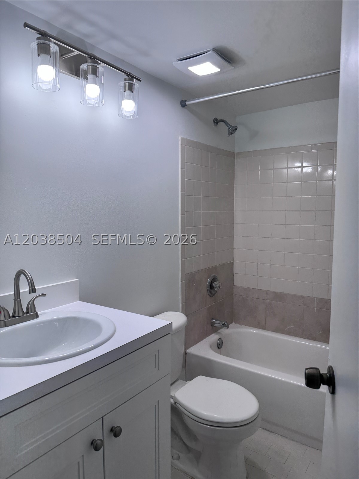VISCONTI CONDO - Residential