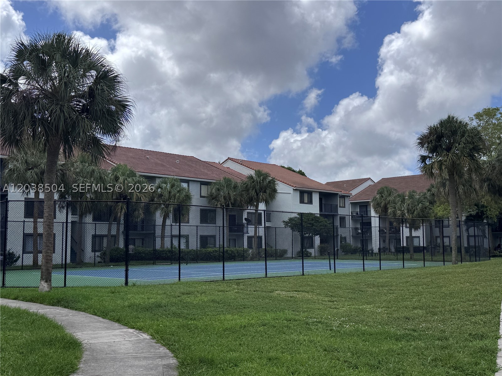 VISCONTI CONDO - Residential