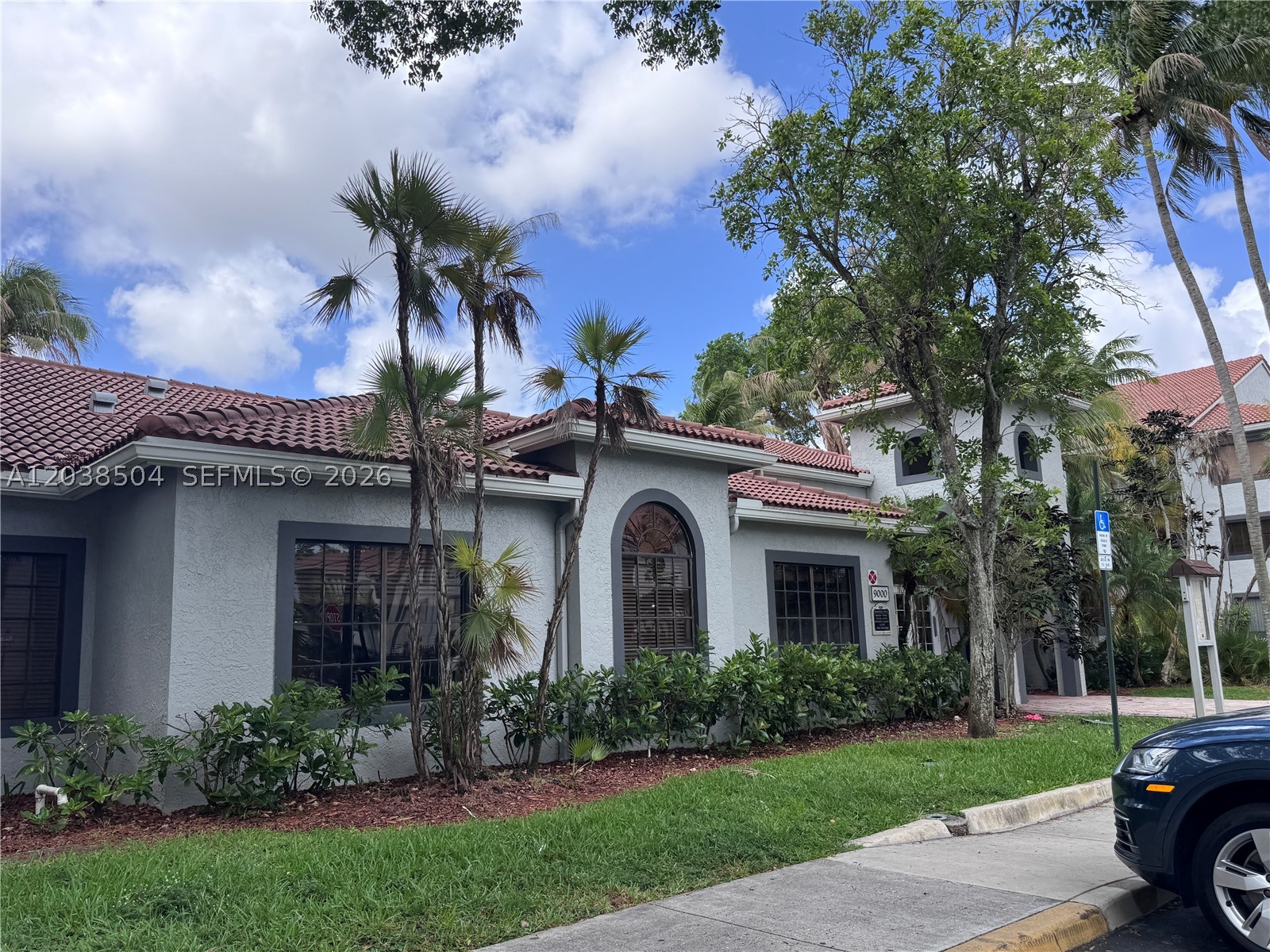 VISCONTI CONDO - Residential