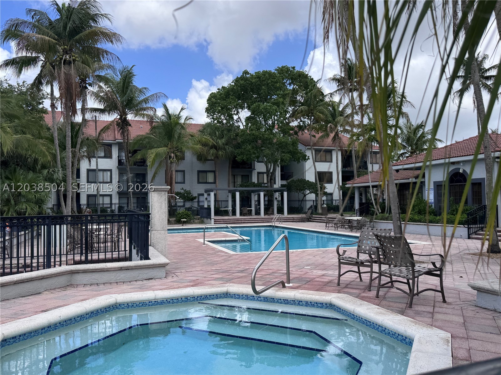 VISCONTI CONDO - Residential