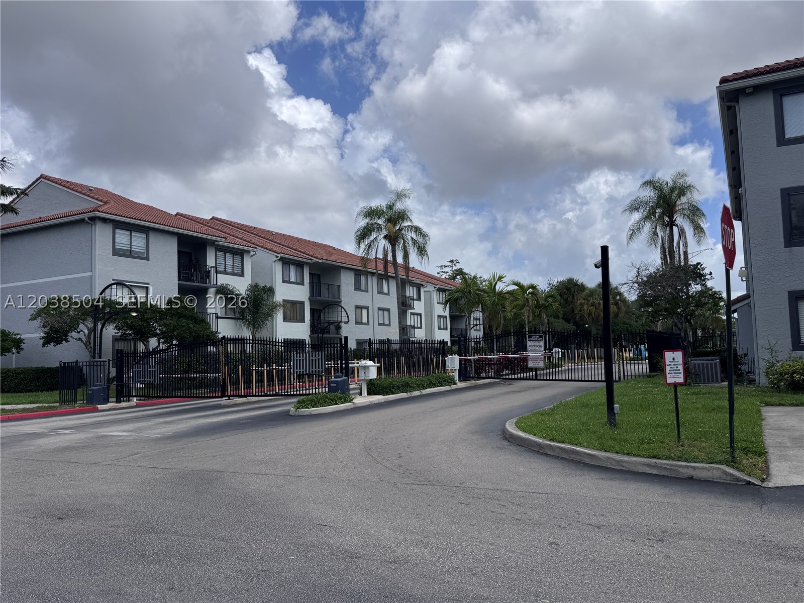 VISCONTI CONDO - Residential
