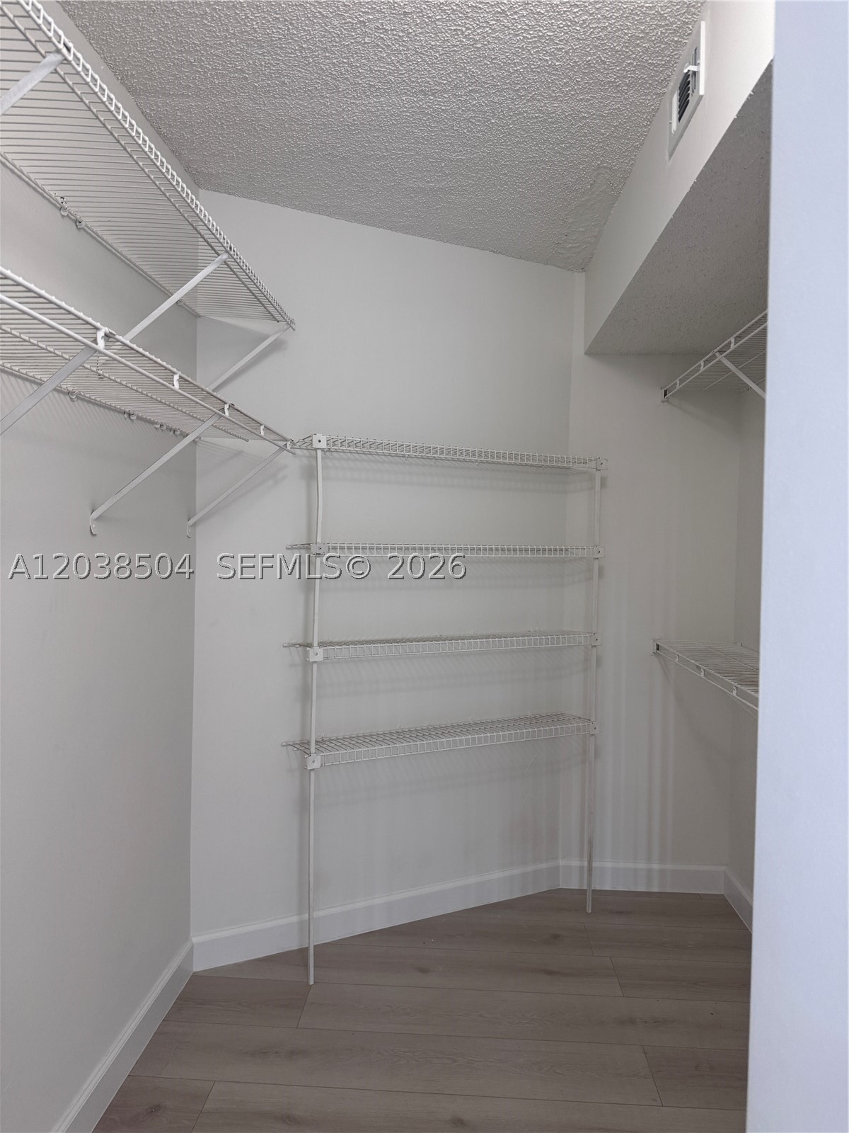 VISCONTI CONDO - Residential