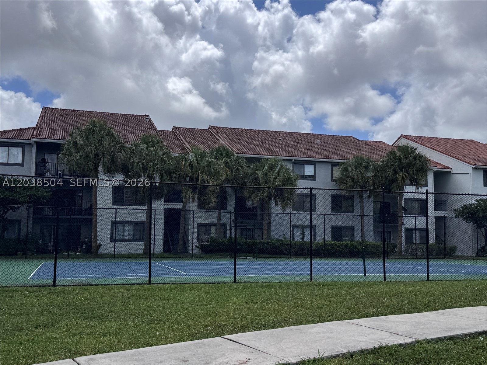 VISCONTI CONDO - Residential