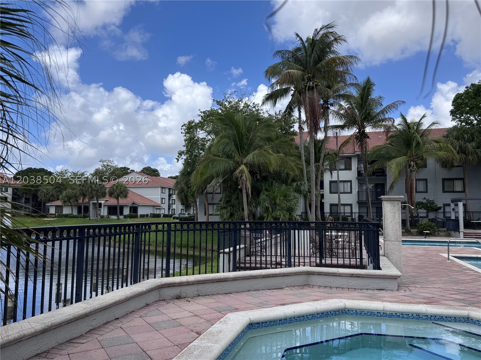 VISCONTI CONDO - Residential
