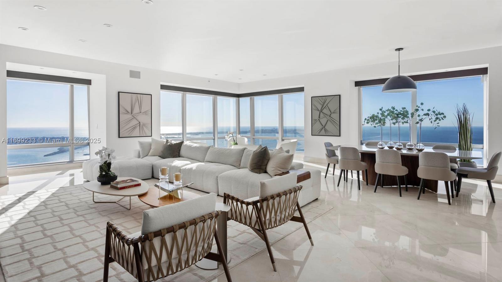 FOUR SEASONS RESIDENCES - Residential