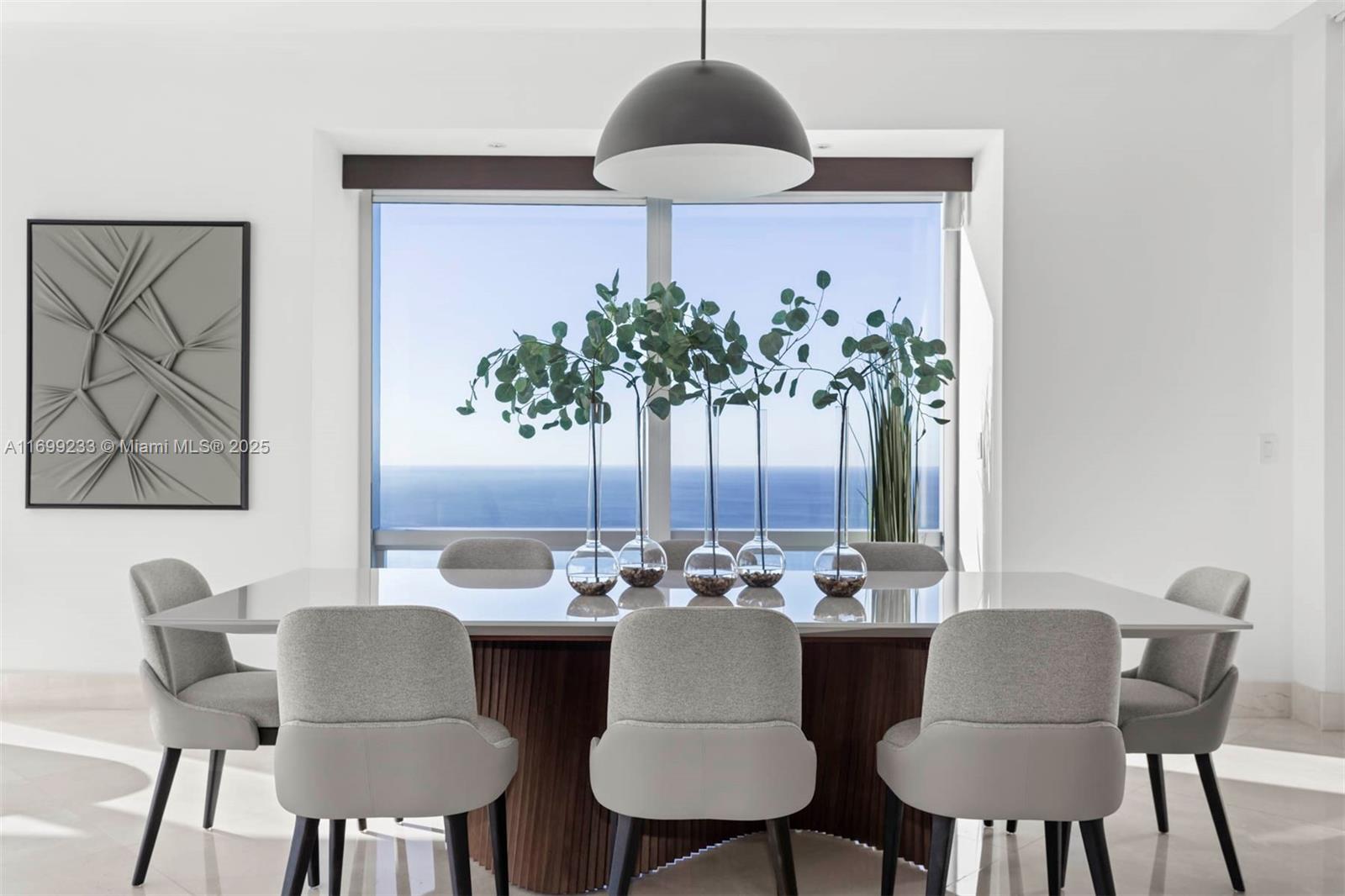FOUR SEASONS RESIDENCES - Residential