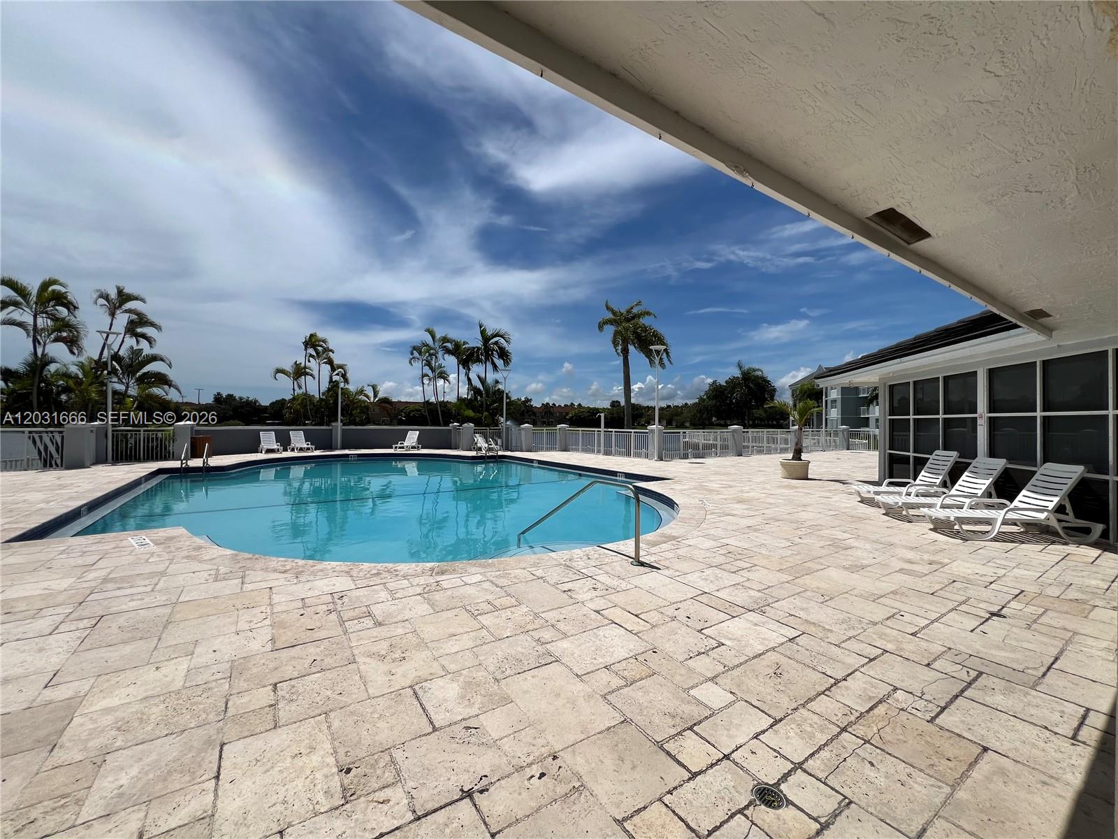 LE CLUB AT OLD CUTLER CON - Residential Lease