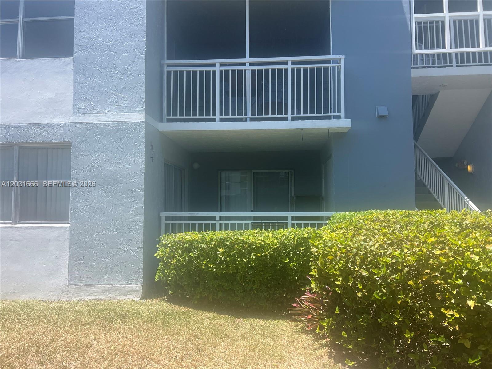 LE CLUB AT OLD CUTLER CON - Residential Lease