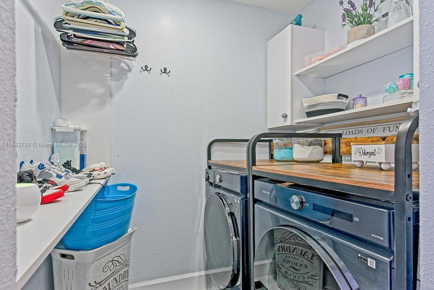REDLANDS - Residential