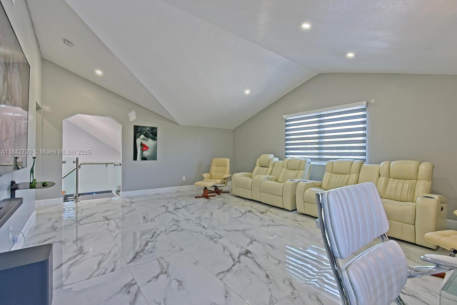 REDLANDS - Residential